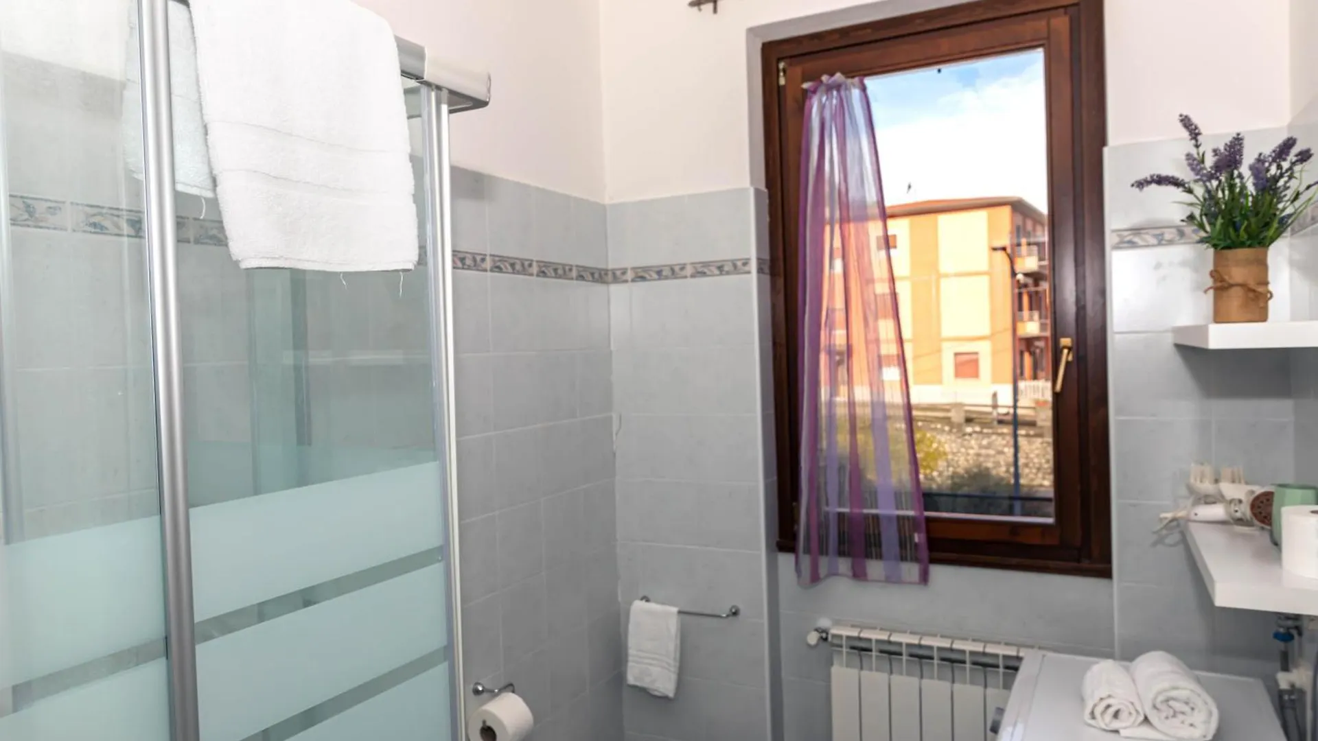 La Casa Di Gabry In Residence Con Piscina Comune Tavernola Bergamasca 0*,  Italien