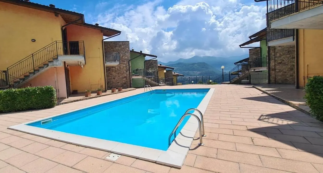 La Casa Di Gabry In Residence Con Piscina Comune Tavernola Bergamasca Lägenhet